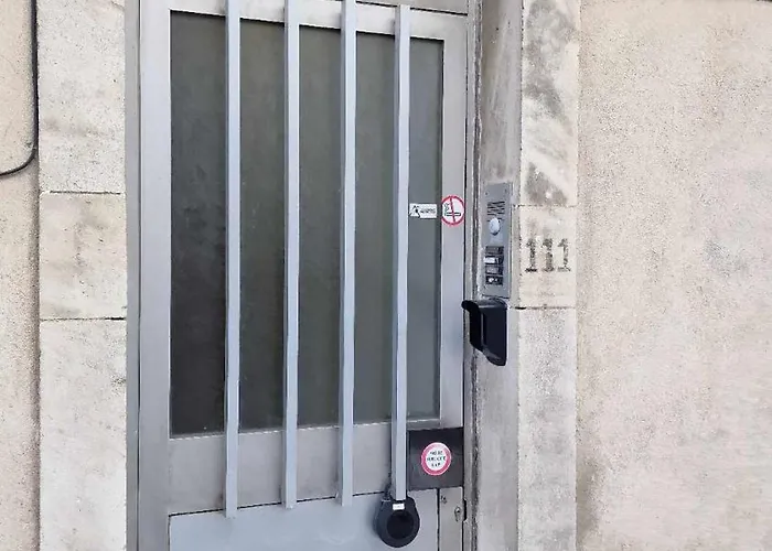 Appartement Cocon Sous Les Toits By Unsejouranancy Fr